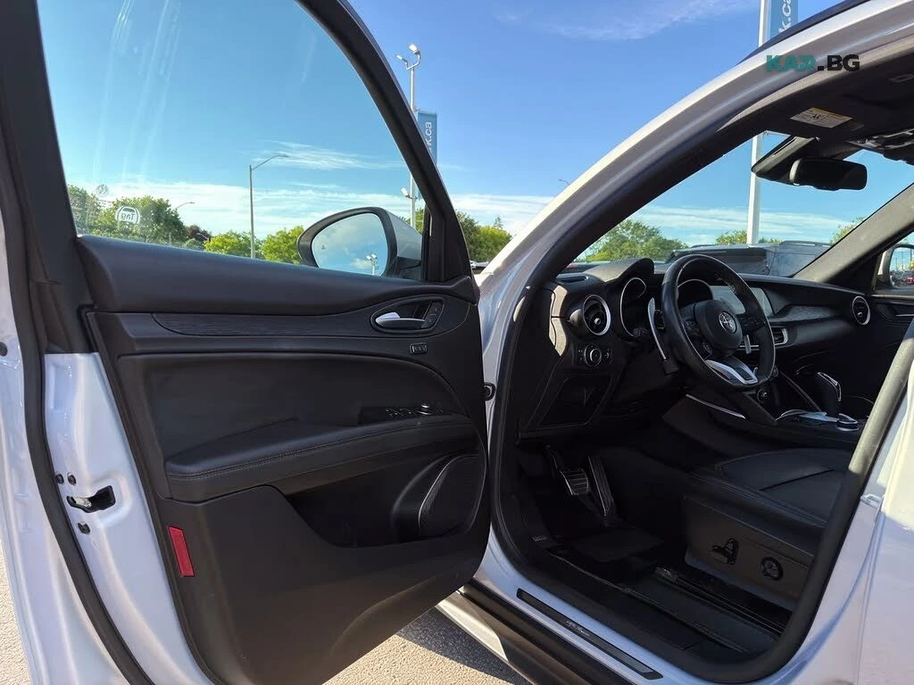 Alfa Romeo Stelvio Панорама * Remote Start * АвтоКредит (ЦЕНА ДО БГ), снимка 10 - Автомобили и джипове - 56134967