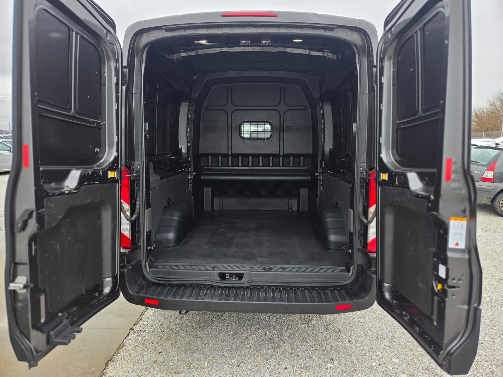 Ford Transit EURO6D/2.0TDCi-Hybrid/6м, снимка 10 - Бусове и автобуси - 53816504