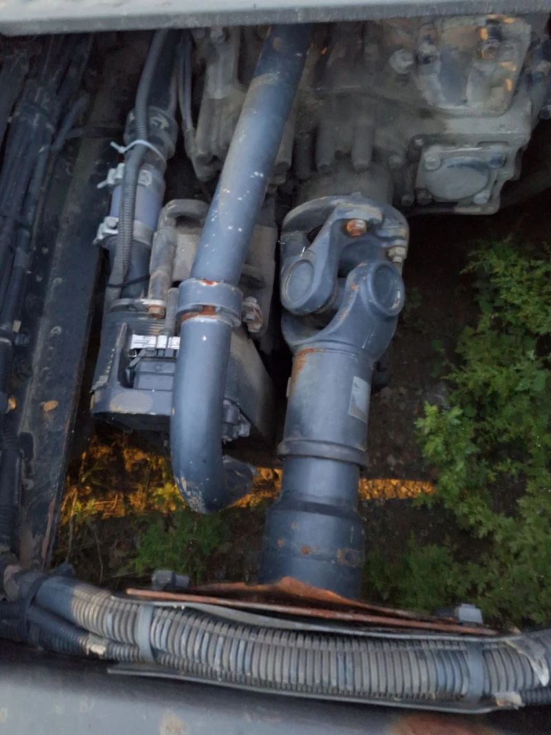 Iveco Stralis, снимка 3 - Камиони - 53412236