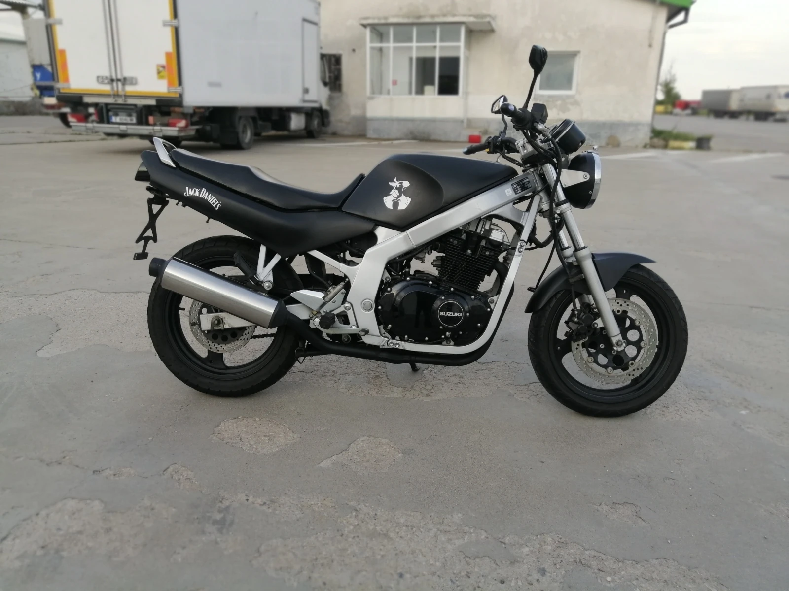 Suzuki Gs 500E Custom-Street Fighter �2 | Mobile.bg � ����������� 1