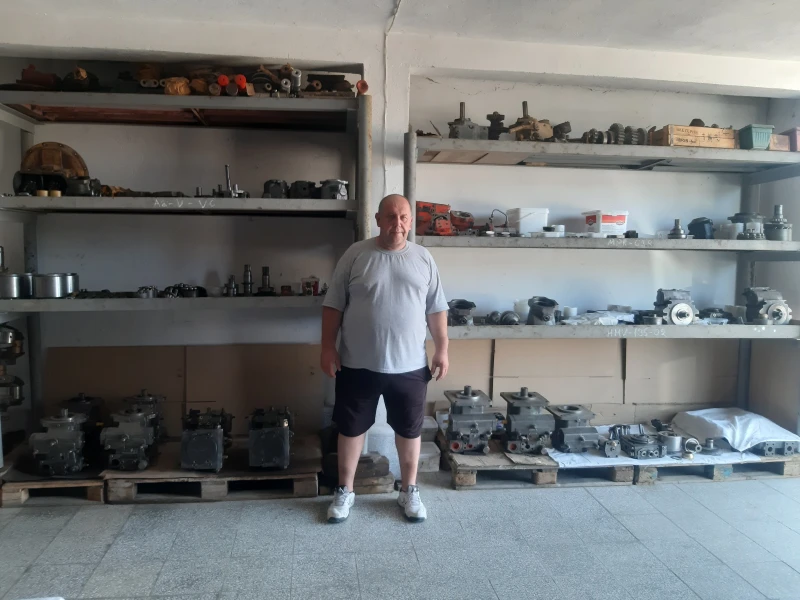 Булдозер Komatsu Liebher, снимка 3 - Индустриална техника - 53596302