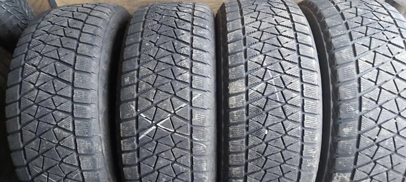 Гуми Зимни 265/60R18, снимка 1 - Гуми и джанти - 32211485