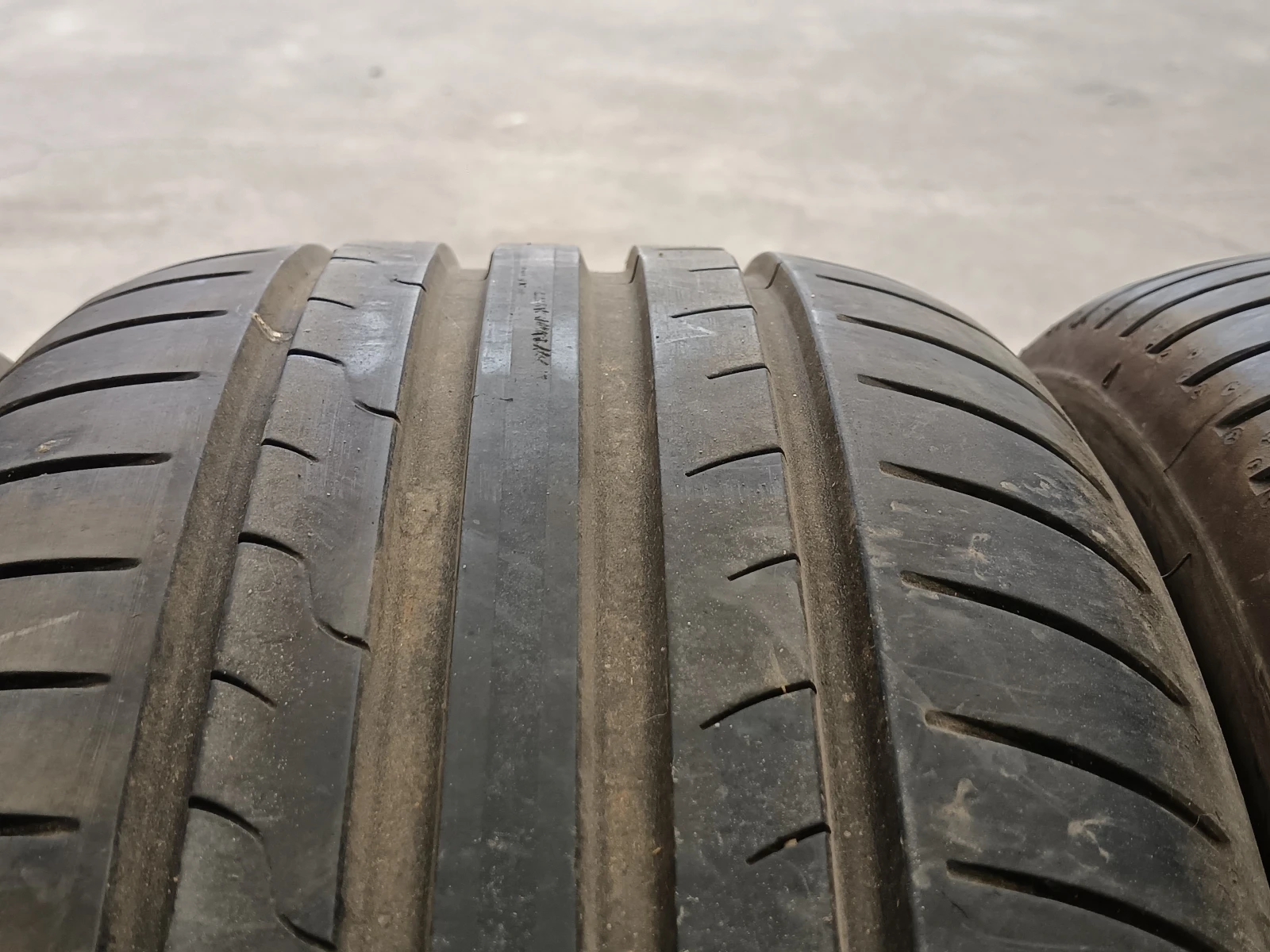 Гуми Летни 215/55R16, снимка 2 - Гуми и джанти - 54572987