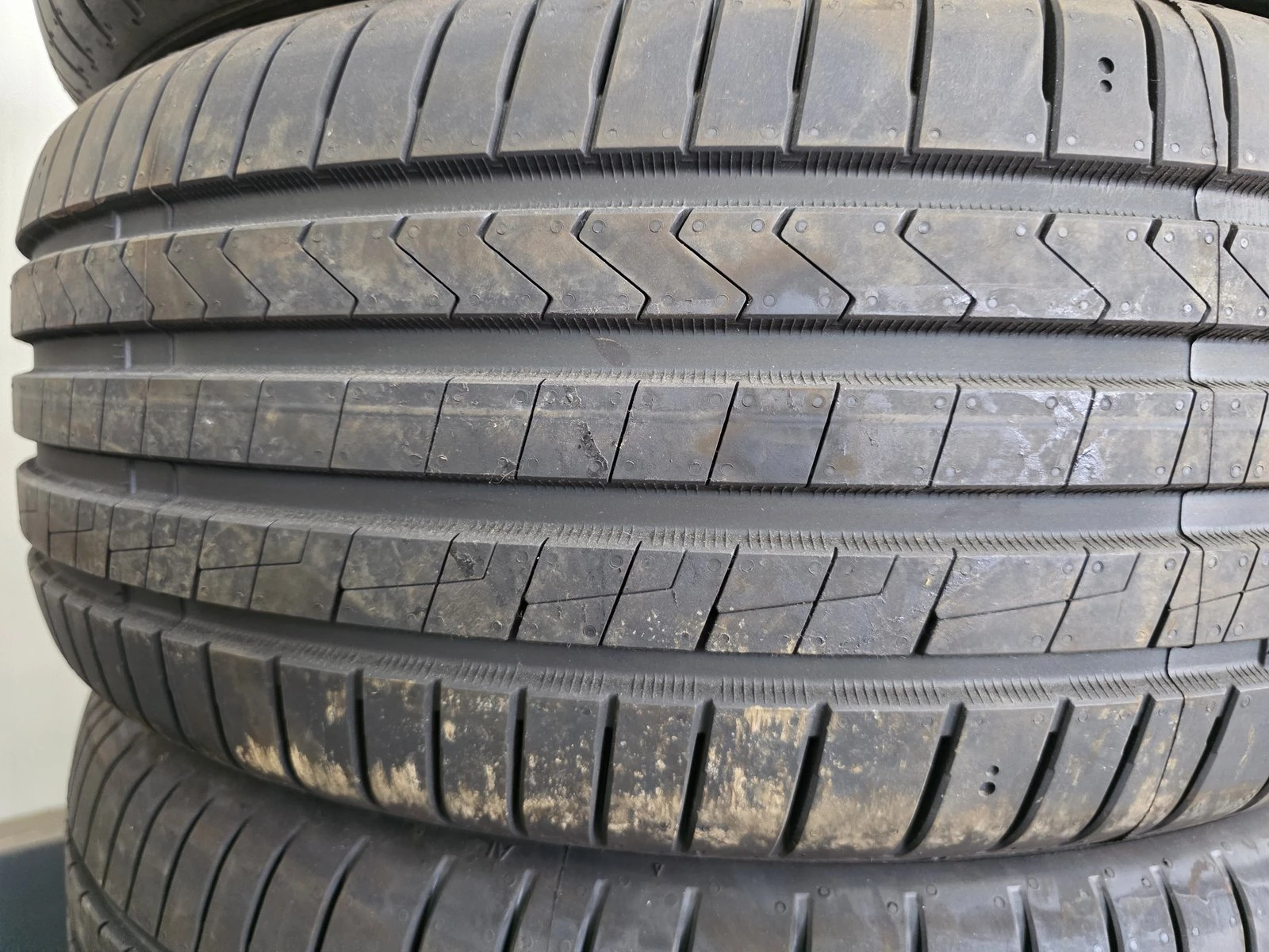 Гуми Летни 235/55R17, снимка 3 - Гуми и джанти - 56731045