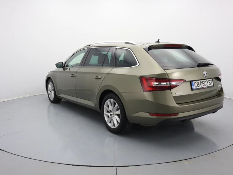 Skoda Superb 2.0 TDI DSG 4x4, снимка 9 - Автомобили и джипове - 47294574