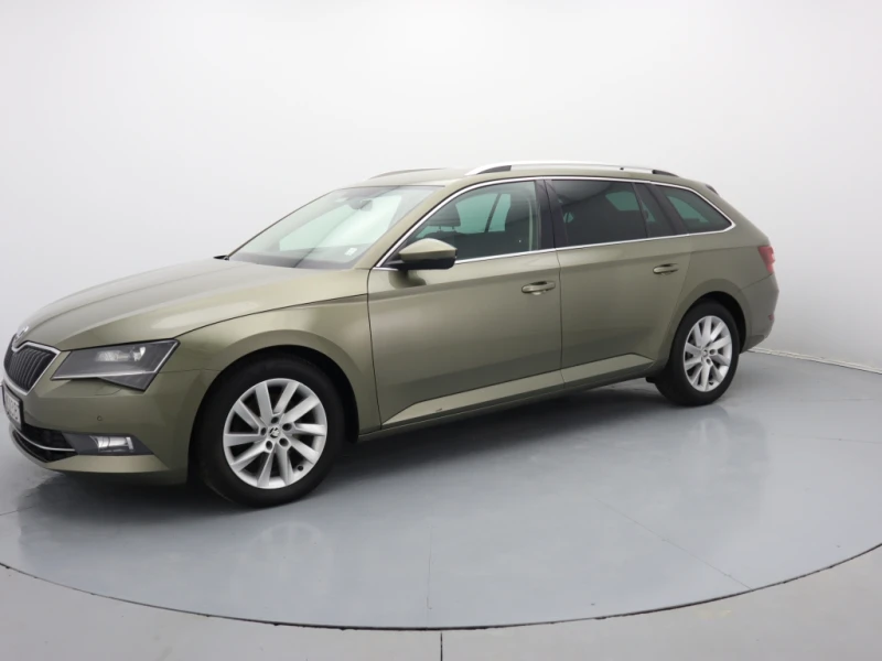 Skoda Superb 2.0 TDI DSG 4x4, снимка 4 - Автомобили и джипове - 47294574