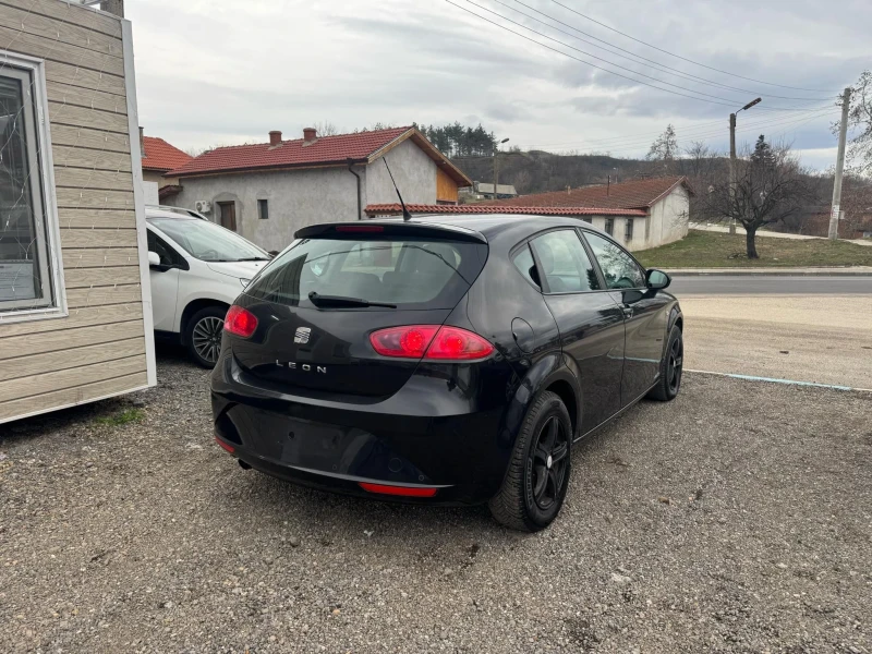 Seat Leon 1.6 TDI, снимка 3 - Автомобили и джипове - 48546901