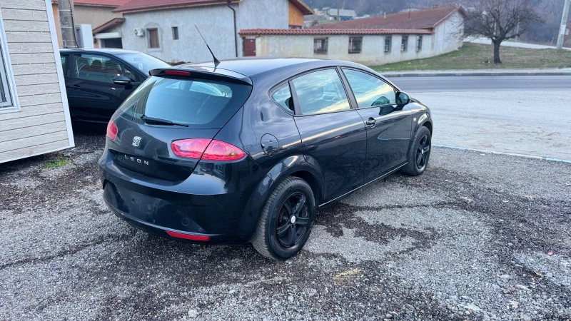 Seat Leon 1.6 TDI, снимка 3 - Автомобили и джипове - 48546901