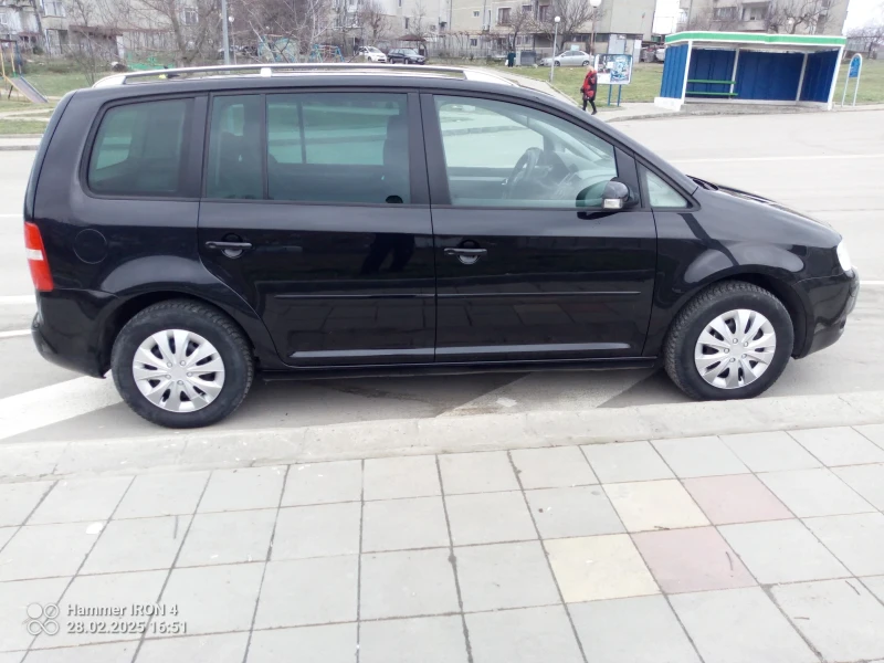 VW Touran, снимка 3 - Автомобили и джипове - 49397569