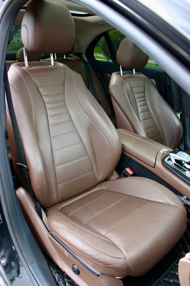 Mercedes-Benz E 220 AMG pack/Digital/Ambient/Burmester/Multibeam, снимка 10 - Автомобили и джипове - 49971142