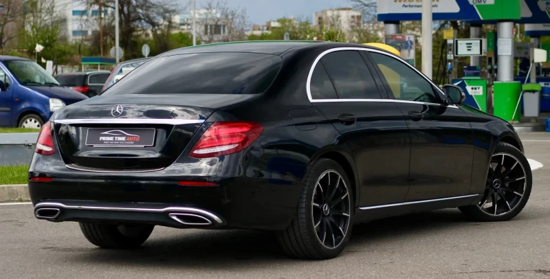 Mercedes-Benz E 220 AMG pack/Digital/Ambient/Burmester/Multibeam, снимка 5 - Автомобили и джипове - 49971142