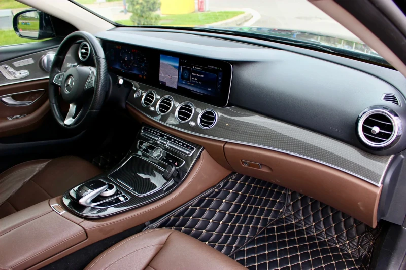 Mercedes-Benz E 220 AMG pack/Digital/Ambient/Burmester/Multibeam, снимка 11 - Автомобили и джипове - 49971142