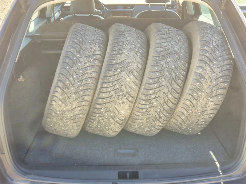 Skoda Octavia 2.0TDI 4X4 NAVI, снимка 11 - Автомобили и джипове - 51762035