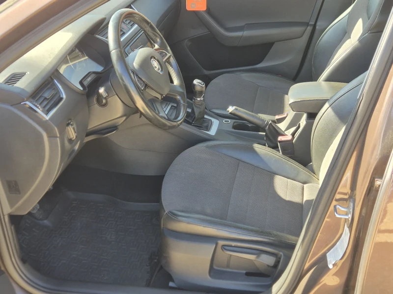 Skoda Octavia 2.0TDI 4X4 NAVI, снимка 9 - Автомобили и джипове - 51762035