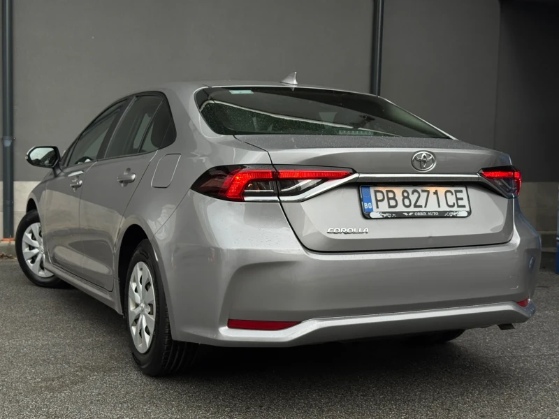 Toyota Corolla 1.6 // Автомобил върнат от лизинг, снимка 4 - Автомобили и джипове - 52637644