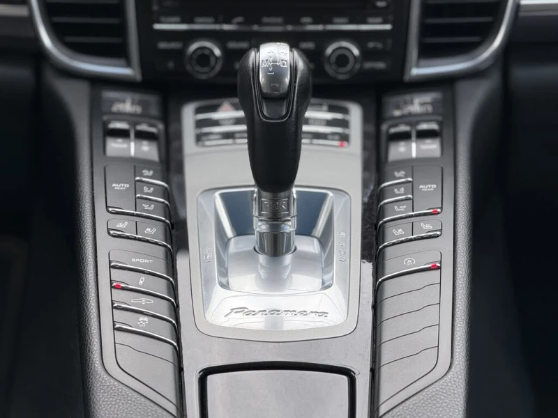 Porsche Panamera 4S * CARFAX * АвтоКредит* (ЦЕНА ДО БГ), снимка 13 - Автомобили и джипове - 53251611