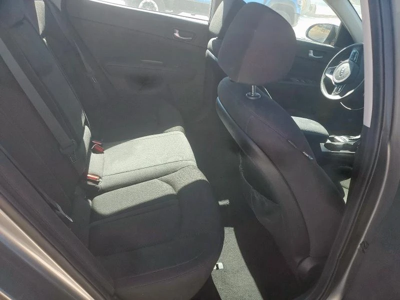 Kia Optima 2.4L 4 Front-wheel Drive, снимка 3 - Автомобили и джипове - 53075876