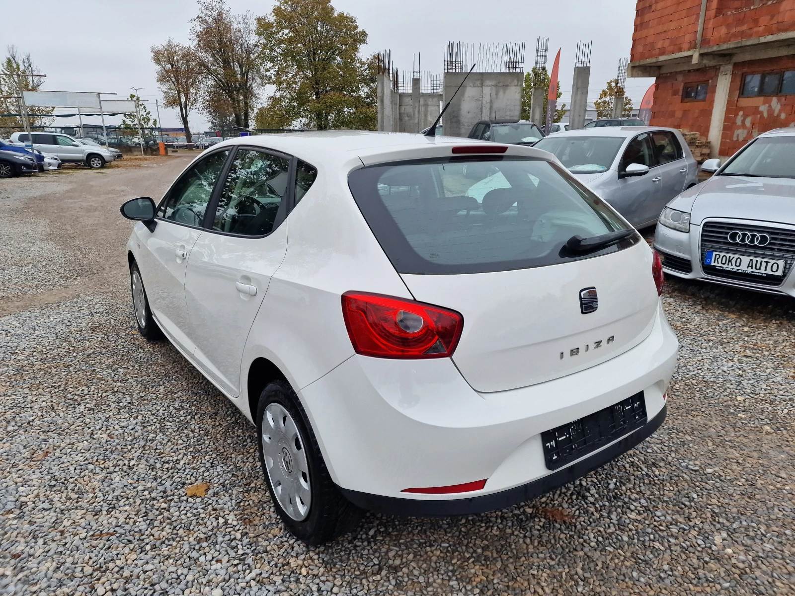 Seat Ibiza 1.4i-86k.s-EURO5 - изображение 6