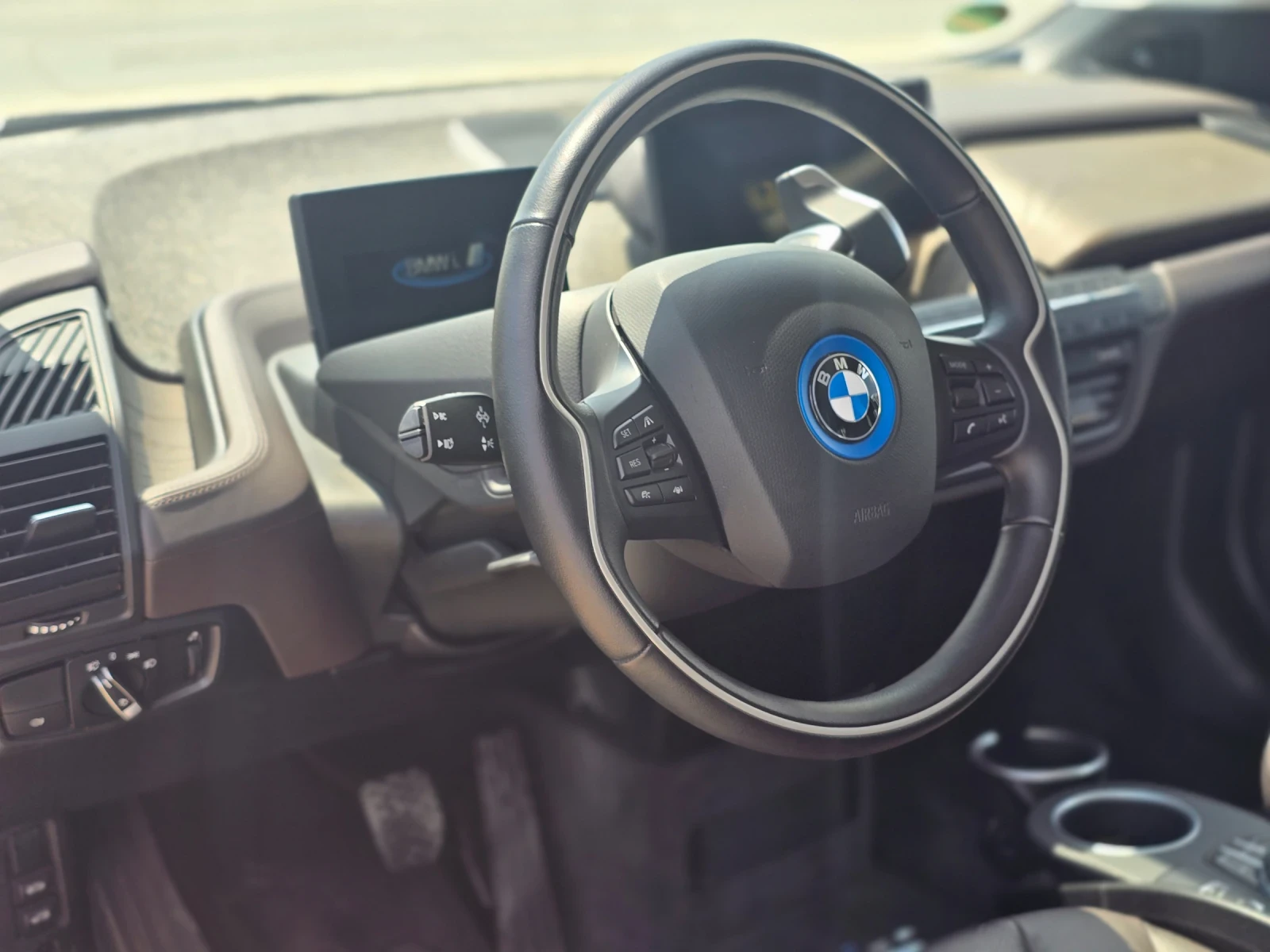 BMW i3 S* 120Ah * Road style edition * full extra  - изображение 9