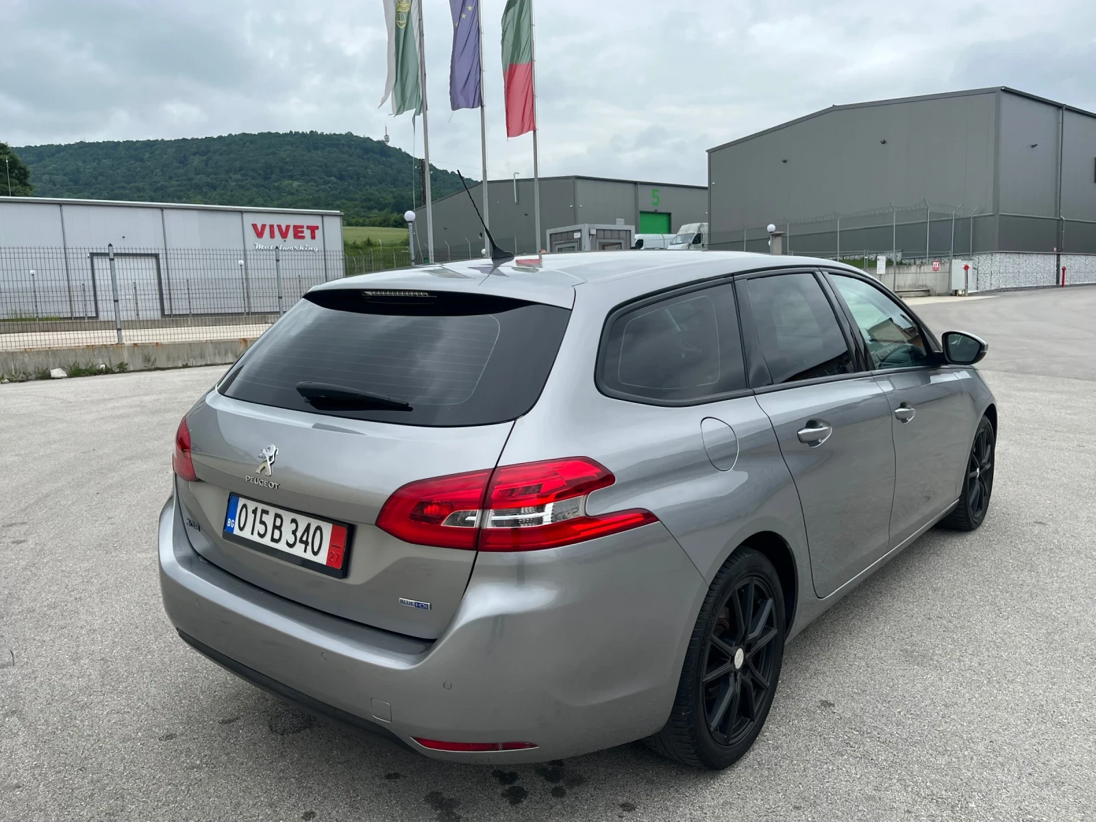 Peugeot 308 SW 1.6BlueHDI 99hp * Navi * LED * Bluetooth - изображение 5