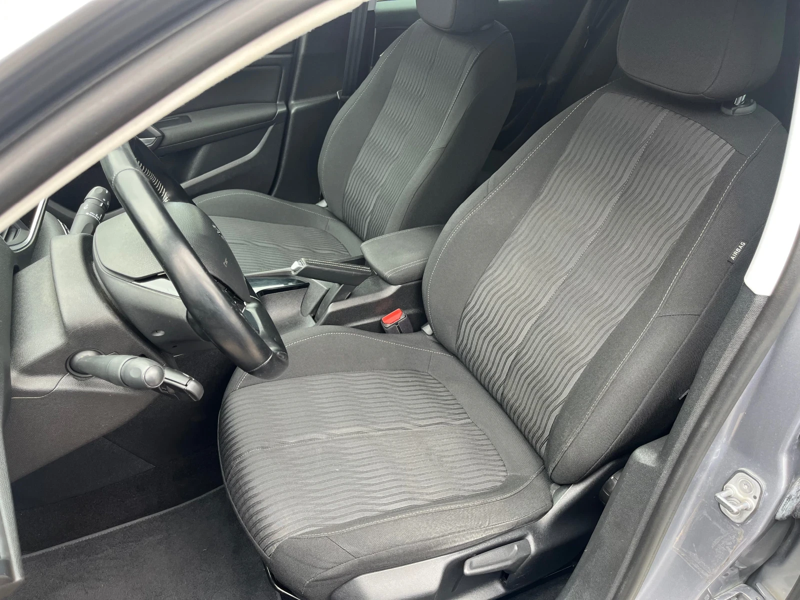 Peugeot 308 SW 1.6BlueHDI 99hp * Navi * LED * Bluetooth | Mobile.bg — изображение 11