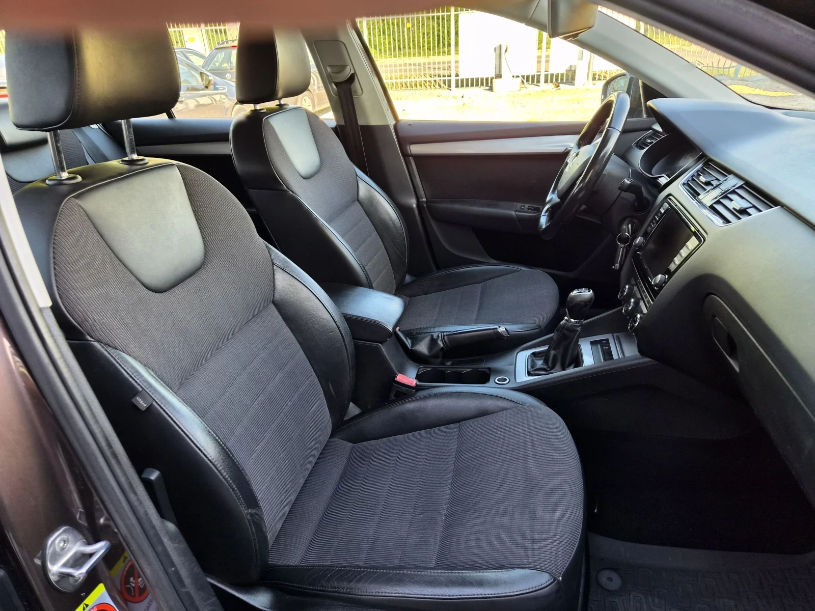 Skoda Octavia 2.0TDI 4X4 NAVI | Mobile.bg � ����������� 12
