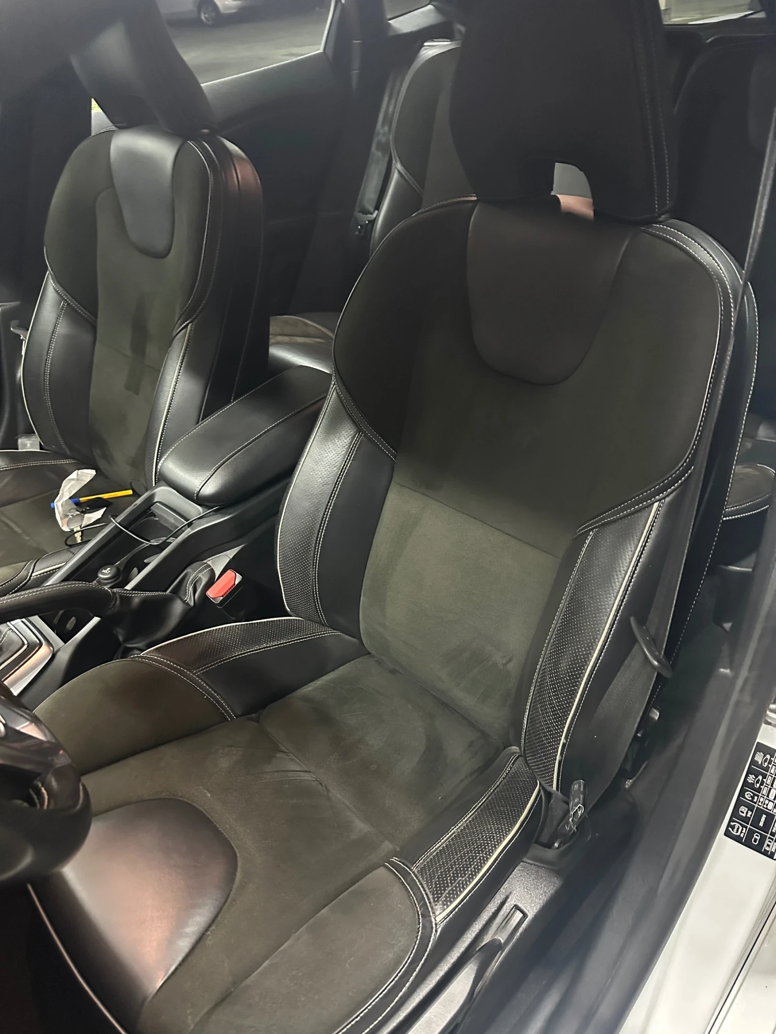 Volvo V40 R-DESIGN - изображение 9