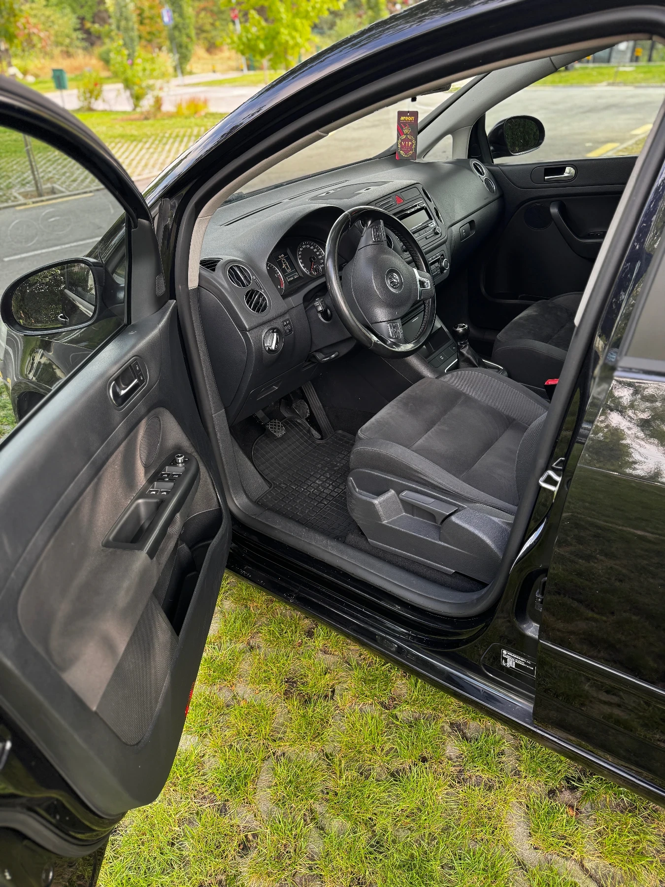 VW Golf Plus 1.6 TDI 105к.с. - изображение 7