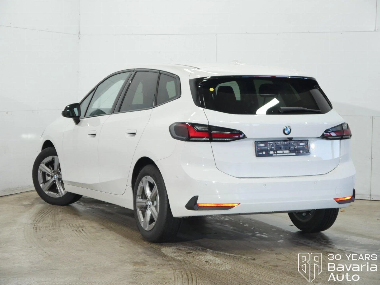 BMW 216 i Active Tourer Steptronic - изображение 2