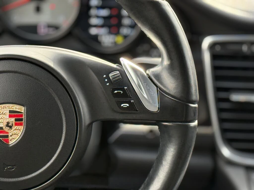 Porsche Panamera 4S * CARFAX * АвтоКредит* (ЦЕНА ДО БГ) - изображение 9