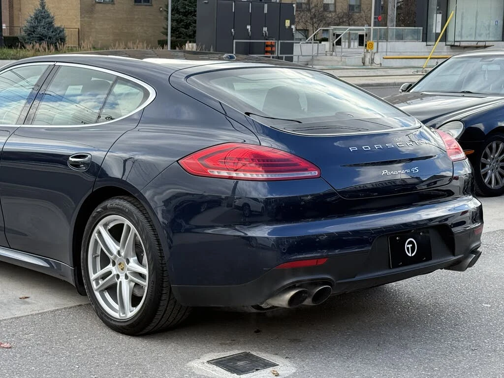 Porsche Panamera 4S * CARFAX * АвтоКредит* (ЦЕНА ДО БГ) - изображение 4