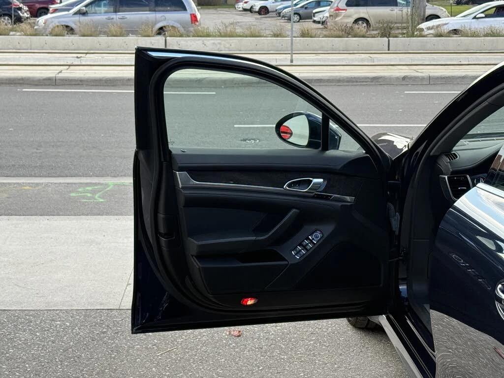 Porsche Panamera 4S * CARFAX * АвтоКредит* (ЦЕНА ДО БГ) - изображение 5