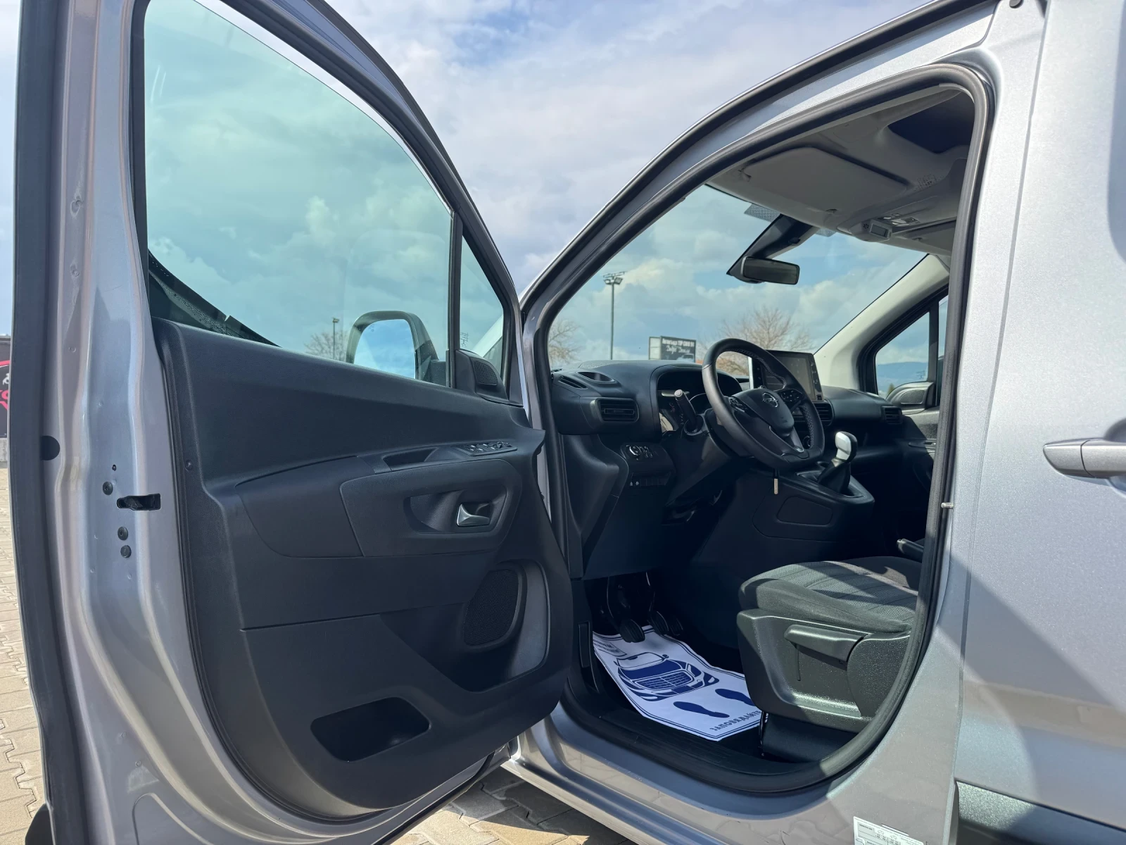 Opel Combo Инвалиден , снимка 9 - Автомобили и джипове - 53749600