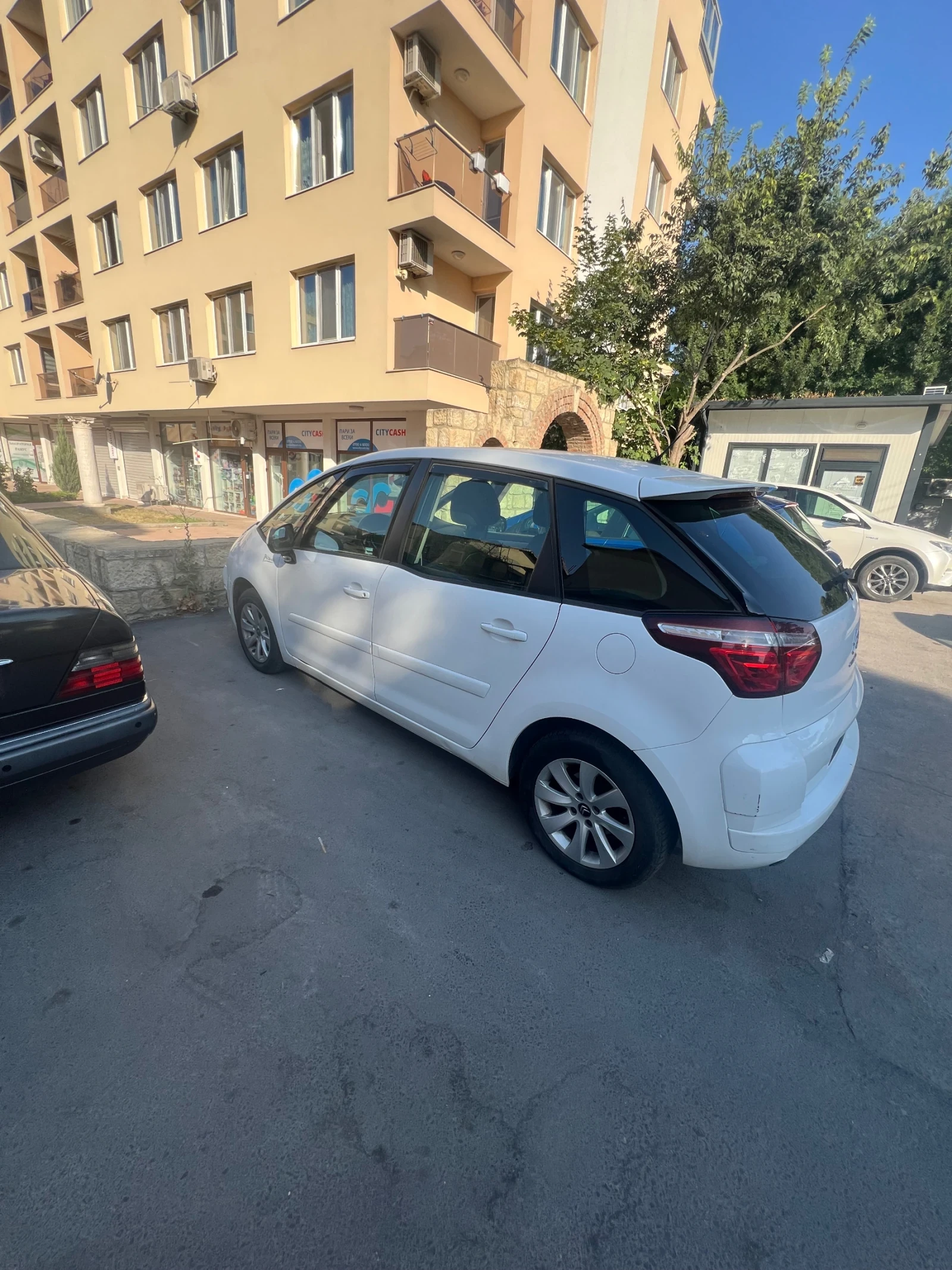 Citroen C4 Picasso, снимка 2 - Автомобили и джипове - 54163152