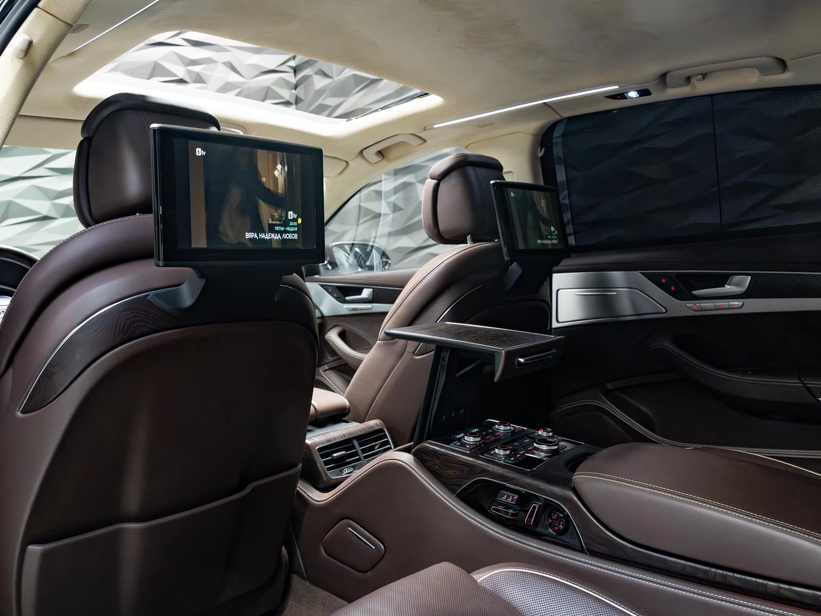 Audi A8 4.2 TDI* QUATTRO* BOSE* 3XTV* LONG* LED* ОБДУХВ* P, снимка 10 - Автомобили и джипове - 54206612