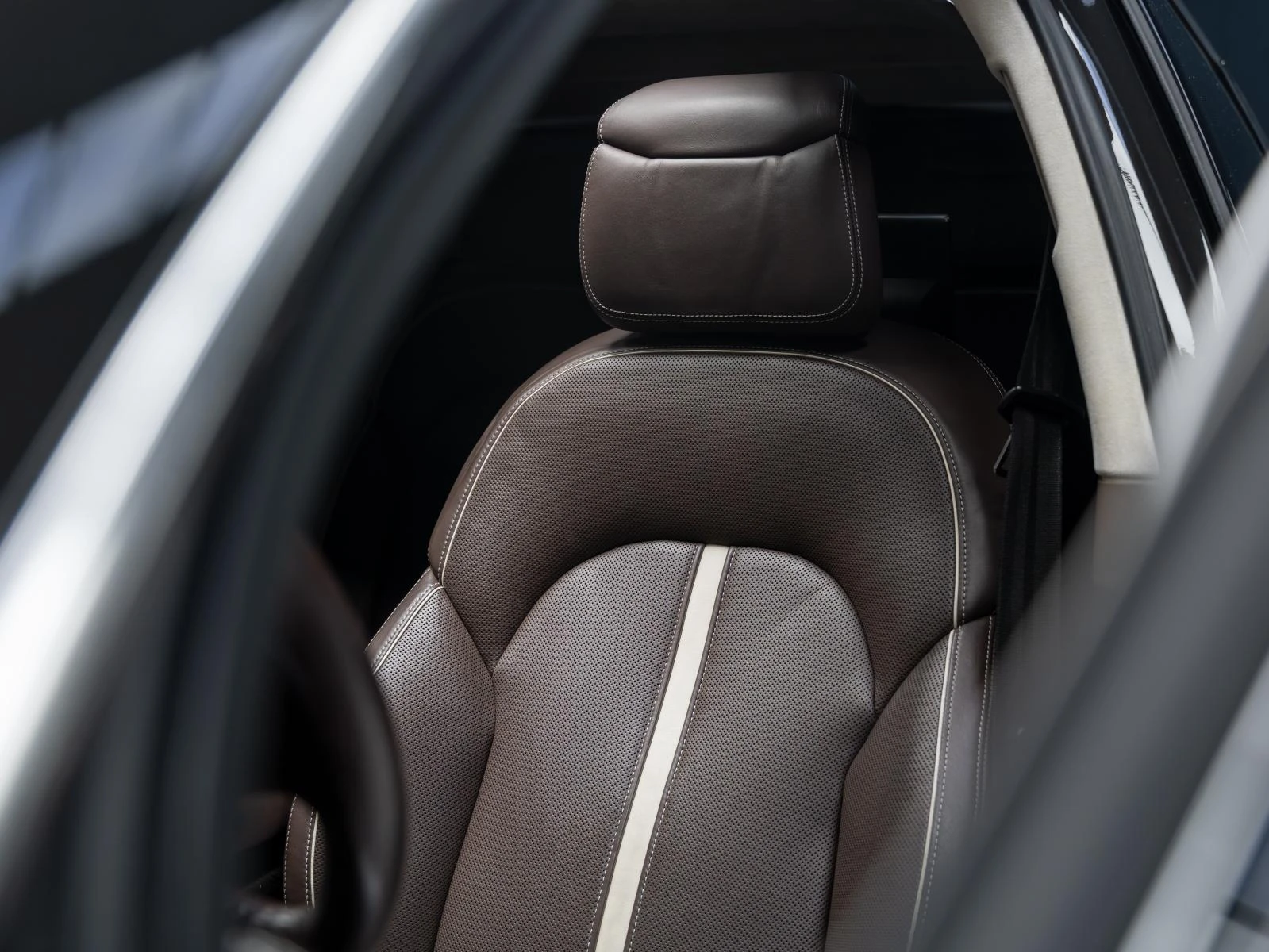 Audi A8 4.2 TDI* QUATTRO* BOSE* 3XTV* LONG* LED* ОБДУХВ* P, снимка 6 - Автомобили и джипове - 54206612