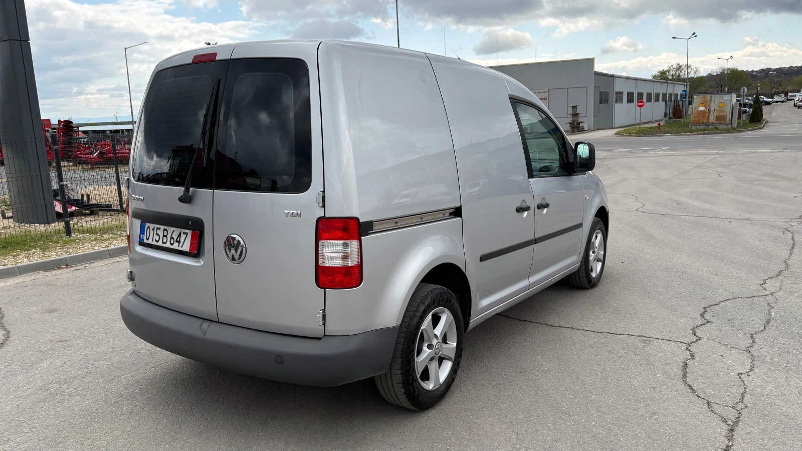 VW Caddy 1.9 tdi NAVI, снимка 5 - Автомобили и джипове - 54212002