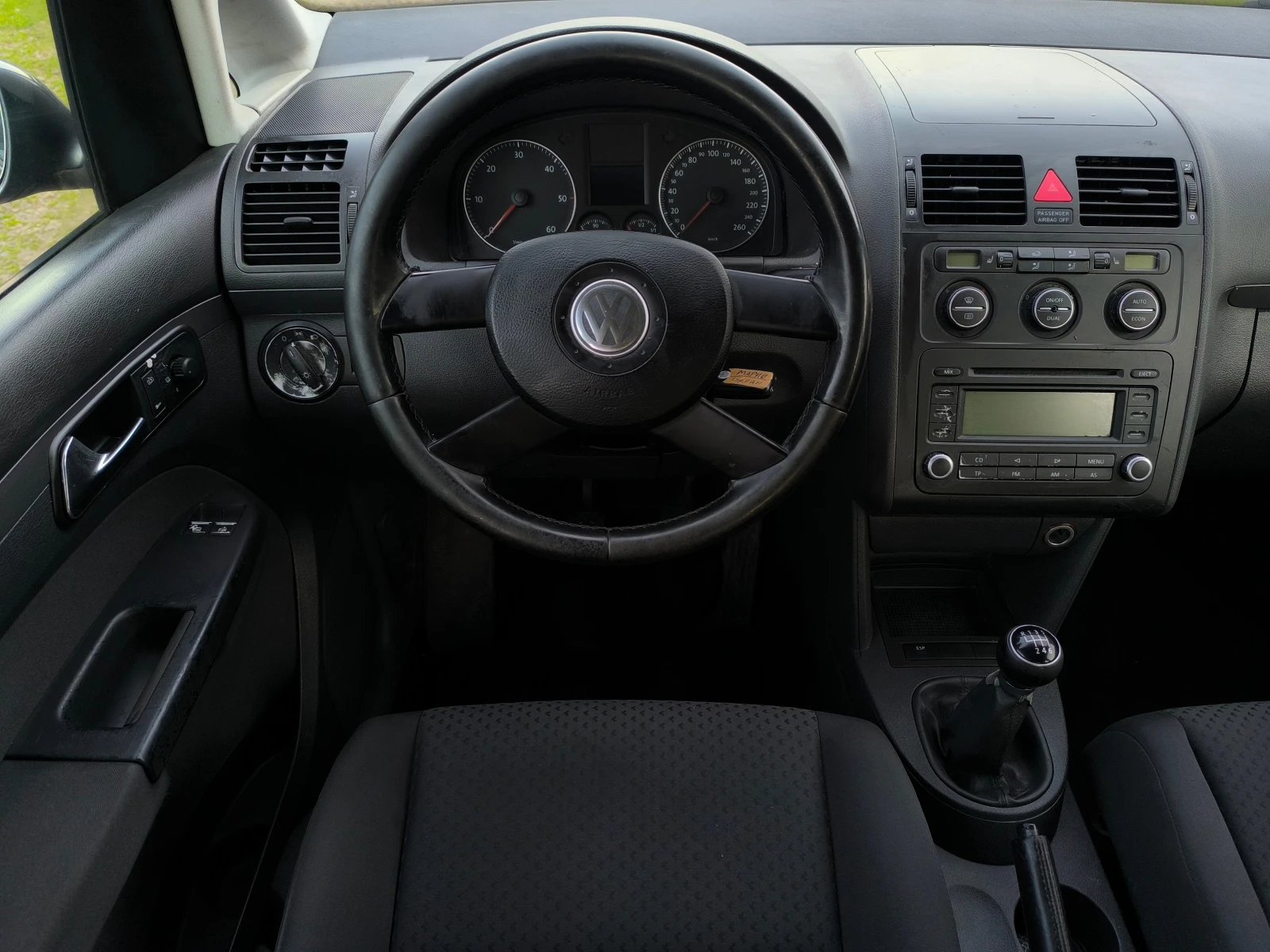 VW Touran -1.9TDI-105кс-6 скорости-КЛИМАТРОНИК-, снимка 11 - Автомобили и джипове - 54234434