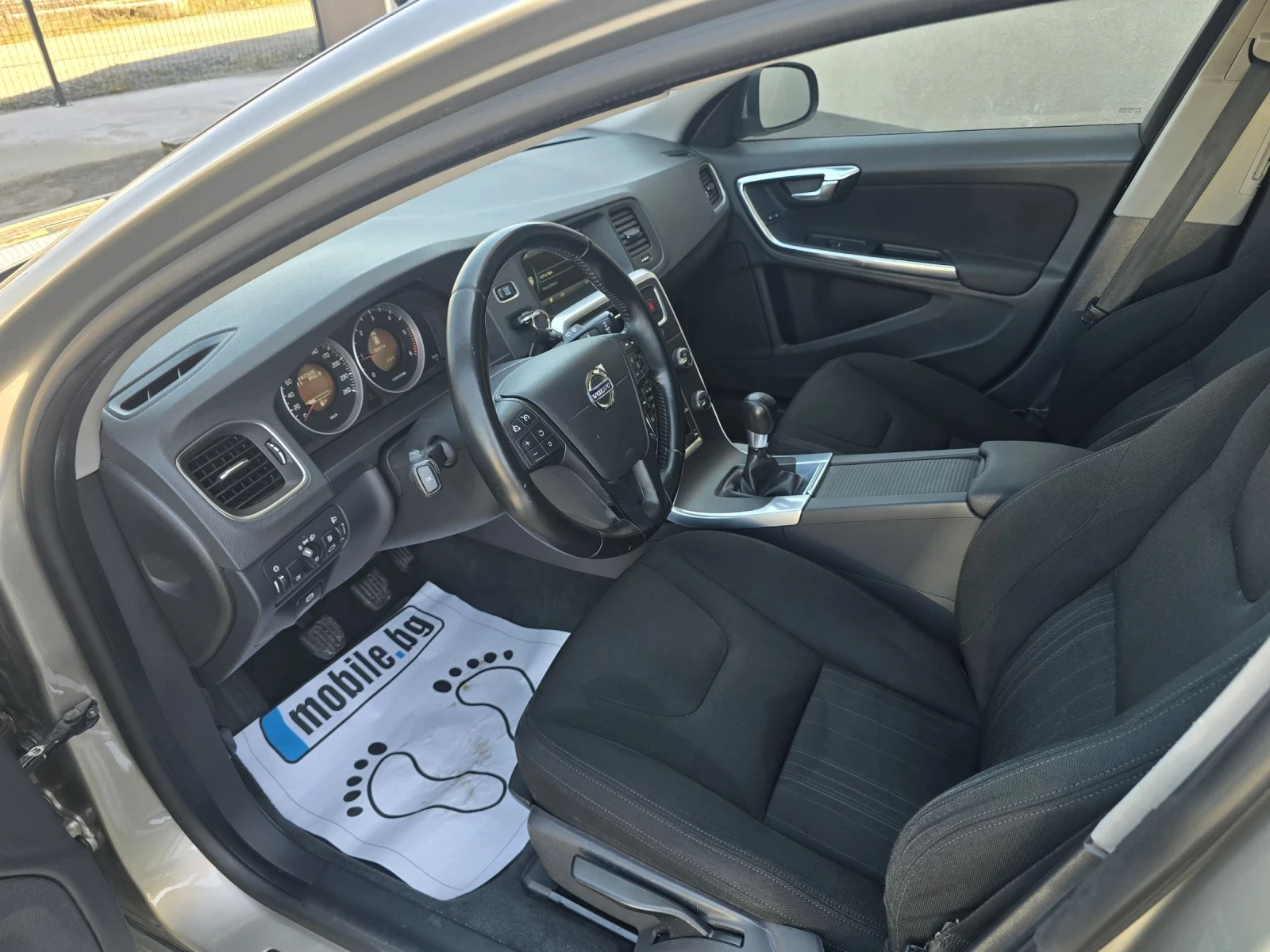 Volvo V60 1.6d, снимка 7 - Автомобили и джипове - 54319308