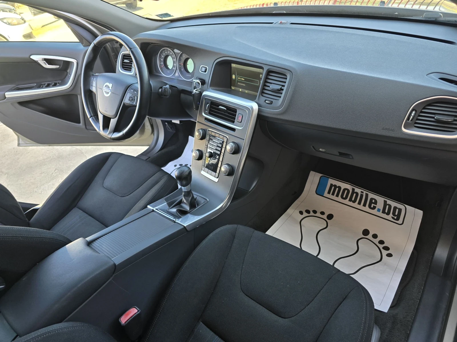 Volvo V60 1.6d, снимка 12 - Автомобили и джипове - 54319308