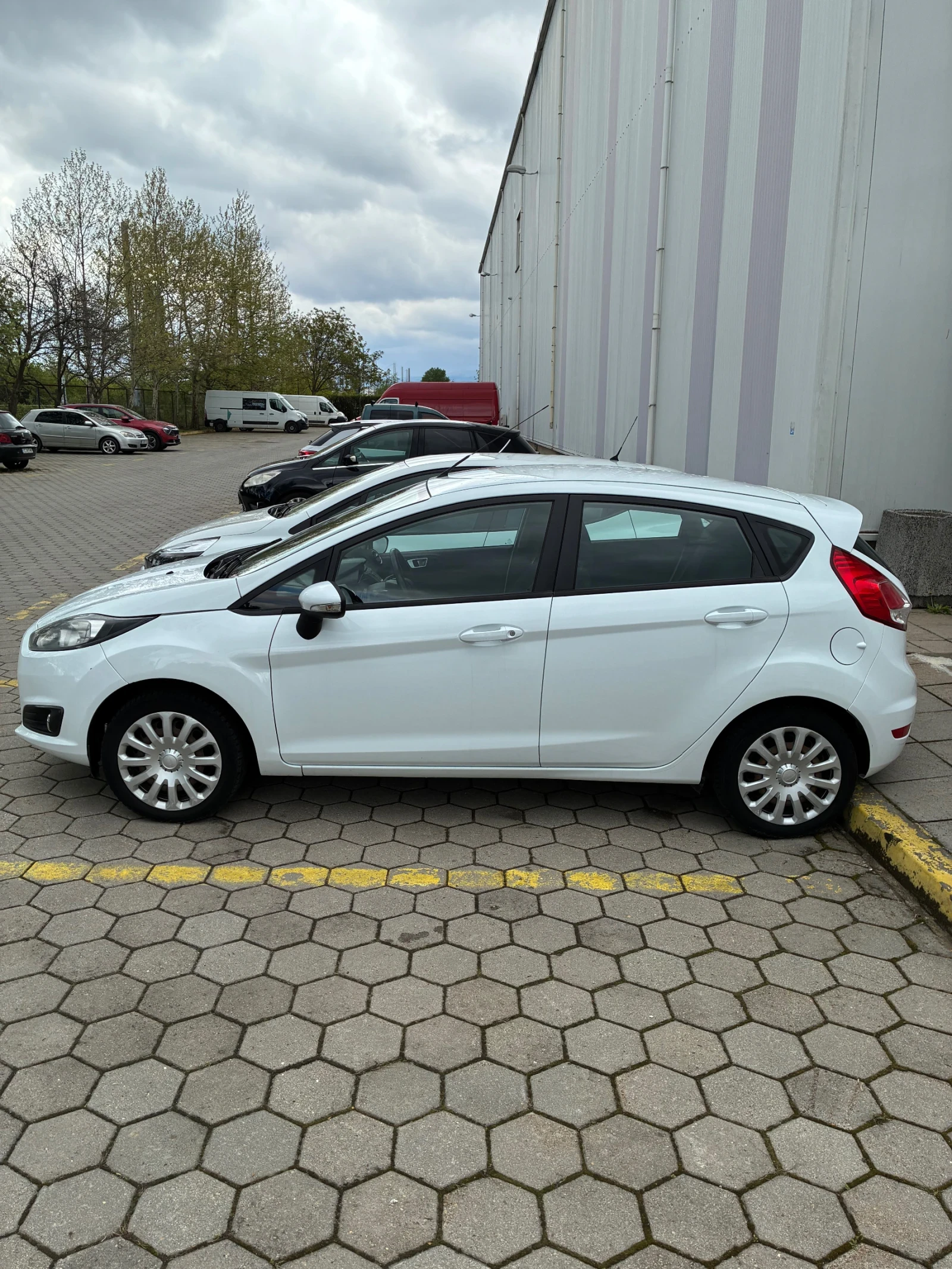 Ford Fiesta, снимка 3 - Автомобили и джипове - 54378125