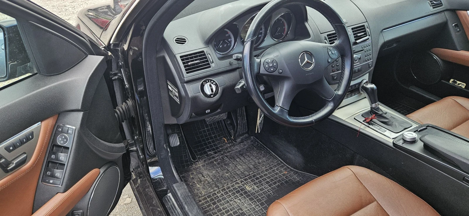 Mercedes-Benz C 220 BlueEFFICIENCY, снимка 3 - Автомобили и джипове - 54511316