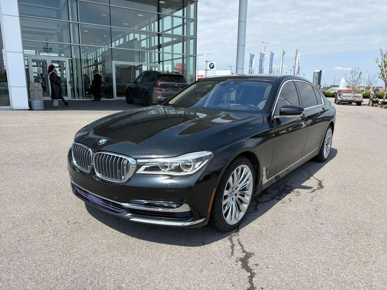 BMW 750 * ГЛАВНО ПРЕДСТВИТЕЛСТВО* 