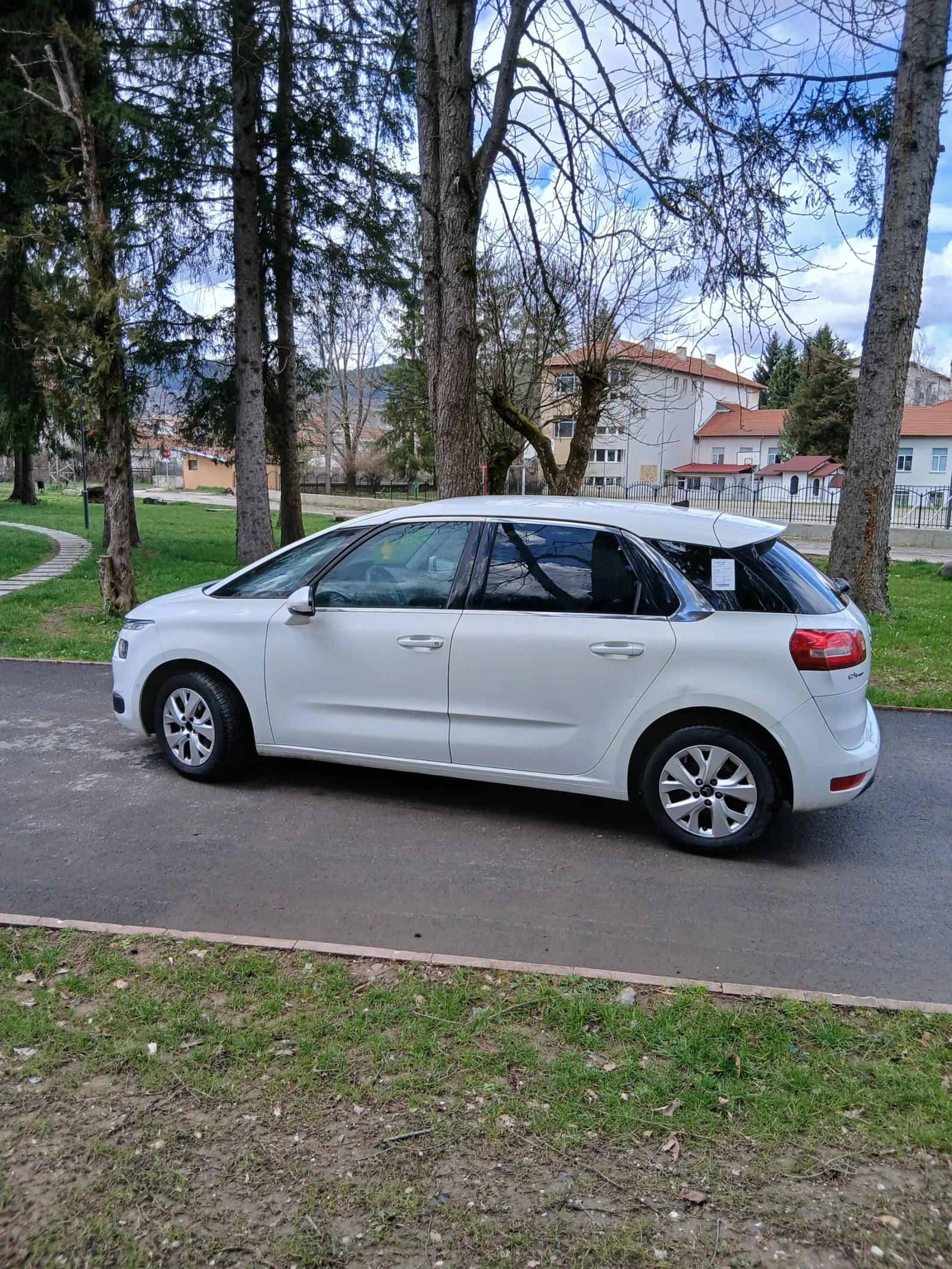 Citroen C4 Picasso FACE NAVI 2016г EVRO 6, снимка 3 - Автомобили и джипове - 54730823
