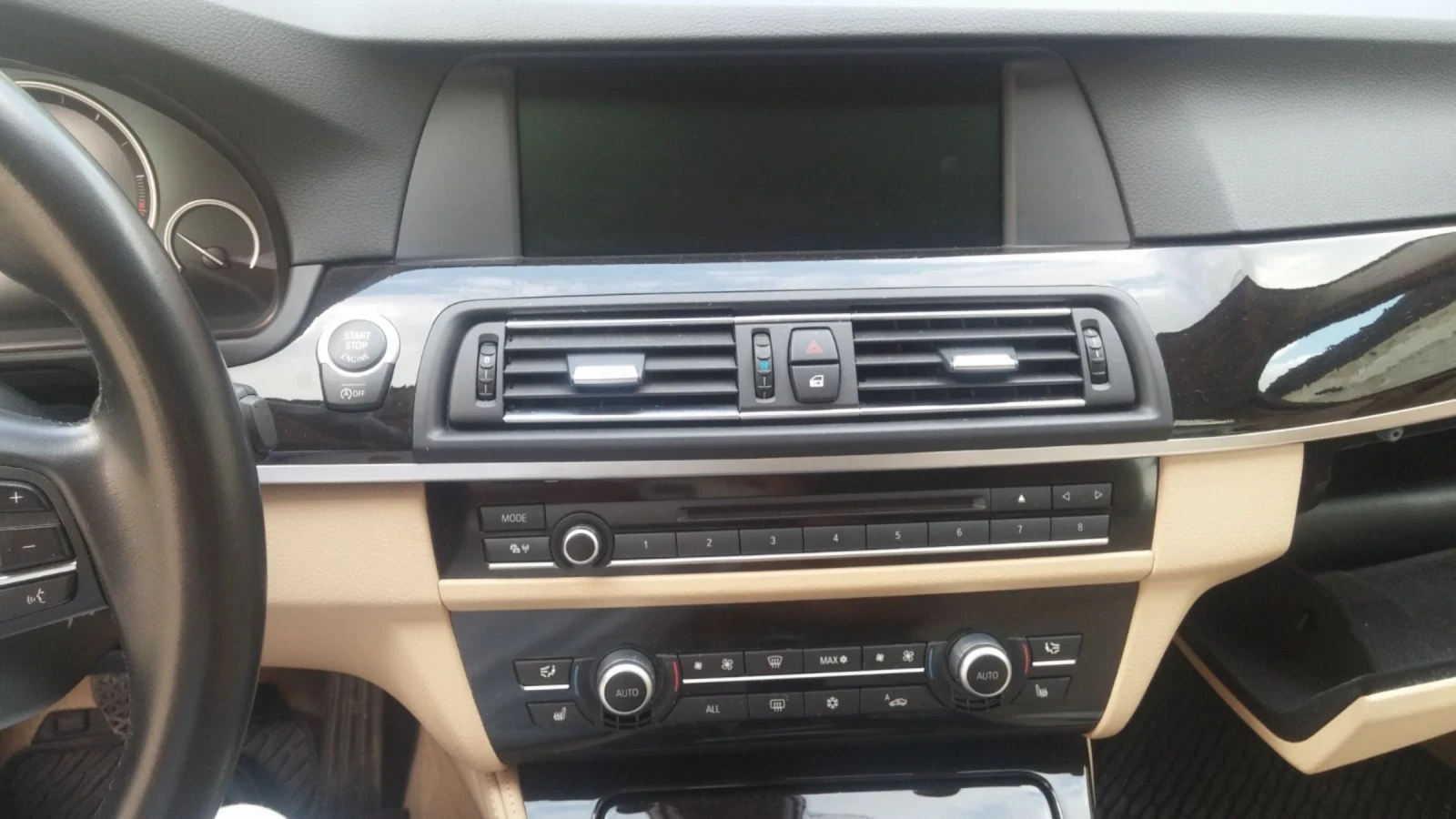 BMW 520 Комби / панорама / динамикдрайв, снимка 6 - Автомобили и джипове - 55064918