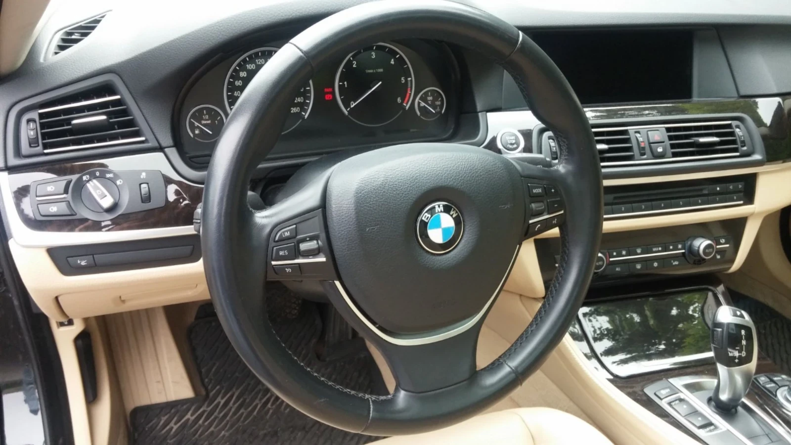 BMW 520 Комби / панорама / динамикдрайв, снимка 4 - Автомобили и джипове - 55064918