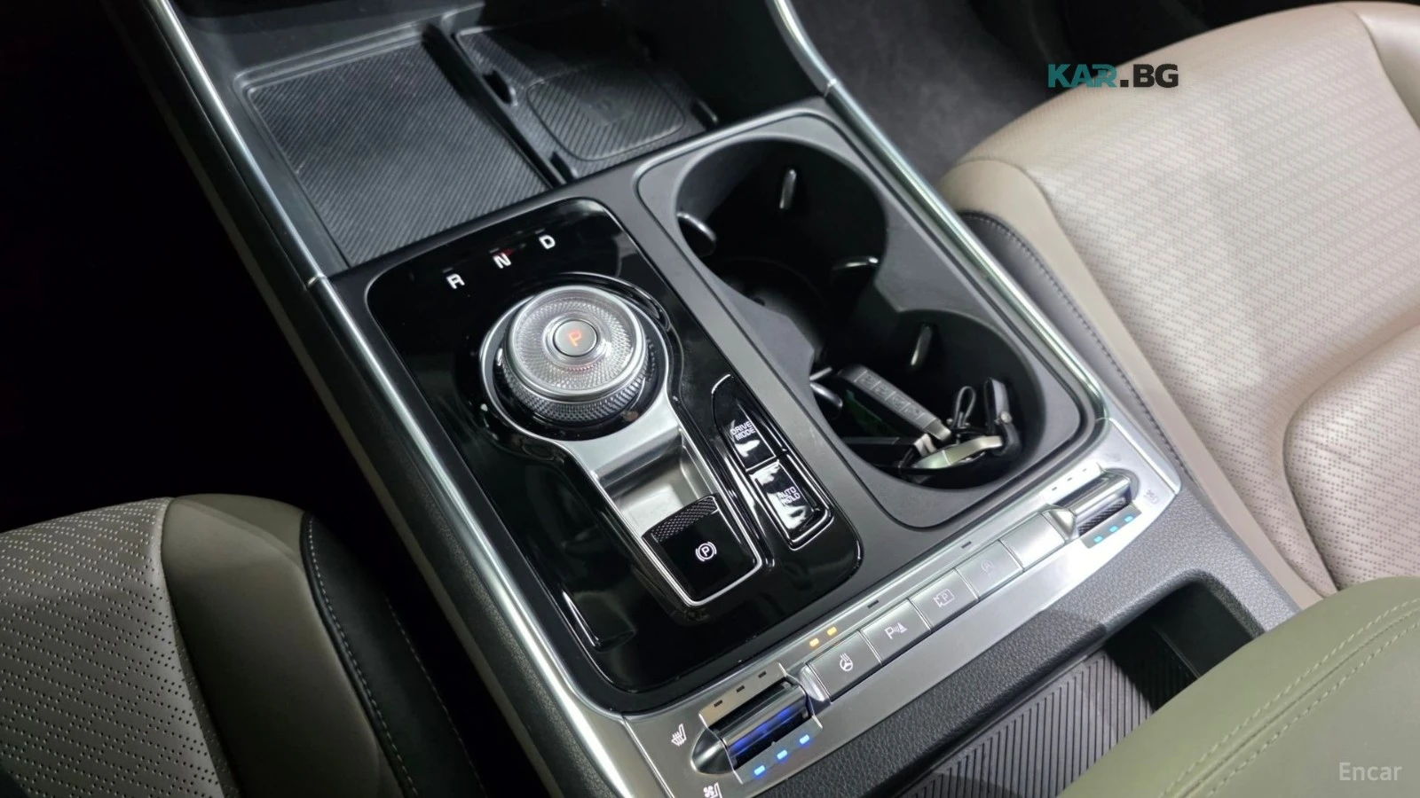 Kia Carnival SIGNATURE* 7МЕСТЕН* ДИСТРОНИК* 360* МАСАЖИ* ОБДУХ*, снимка 12 - Автомобили и джипове - 55824159