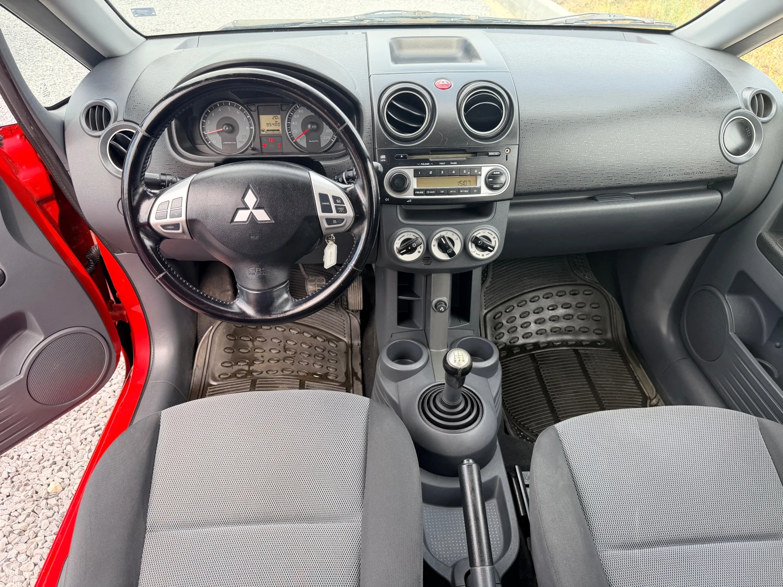 Mitsubishi Colt 1.3i, снимка 11 - Автомобили и джипове - 56049434