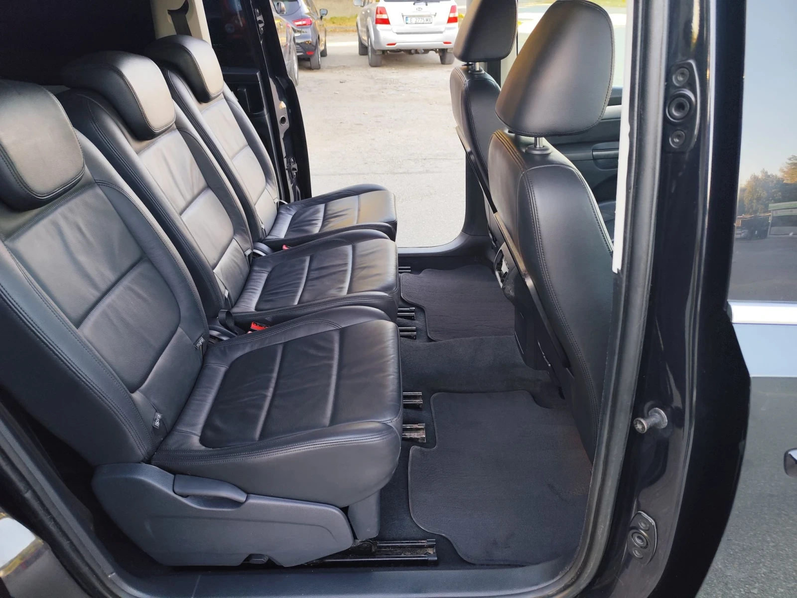 VW Sharan 2.0 TSI Highline Швейцария , снимка 14 - Автомобили и джипове - 56339840