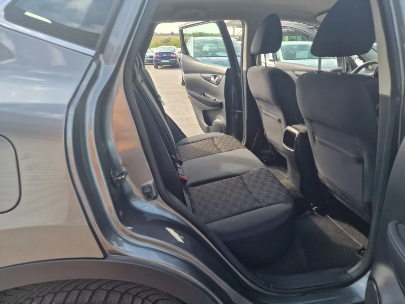 Nissan Qashqai 1.6dci 4x4 КАМЕРА -10%, снимка 15 - Автомобили и джипове - 51270839